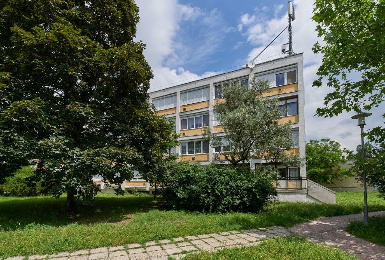 Lem Suburban Apartment Budapest Luaran gambar